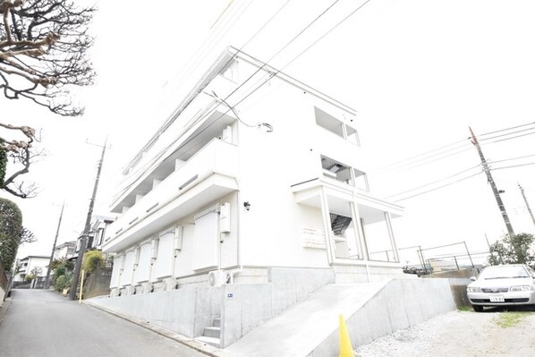 クーネル絹ヶ丘の物件外観写真